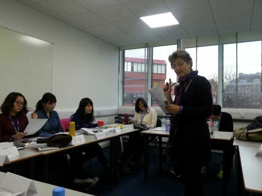 组团赴英参加雅思考试 至少提高0.5-1